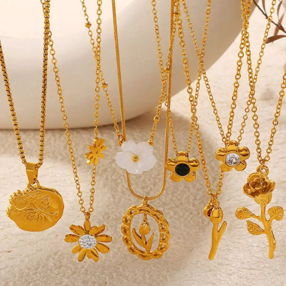 18K Gold-Plated Stainless Steel Flower Pendant Necklace