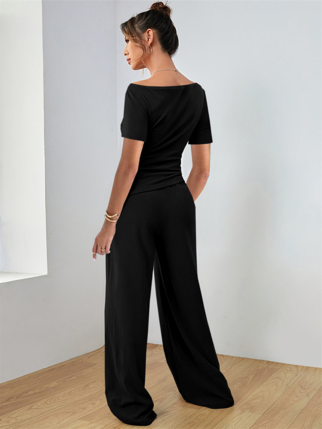 Round Neck Short Sleeve T-Shirt and Pants Set